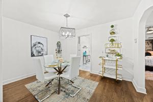 Apartment room in 4 Spacious Units Close to Downtown & Expo Center