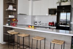 Mejor ubicación! Cerca a Mall parque Arauco, wifi, balcón