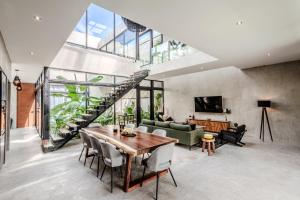 ANANA Casa Karmond Luxury Villa with Pool