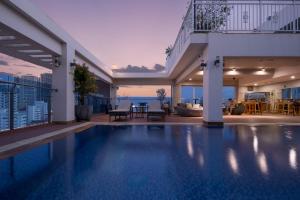 Amana Hotel & Residences