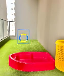 Perfeito, Apto Com Garagem e Sacada