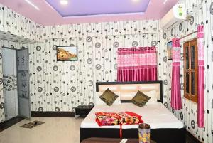 Varanasi Hotel H ! R - Near Kashi Vishwanath Temple - Providing Air Conditioned Rooms With Free Wi-fi Facility - Best Guest House In Varanasi