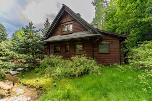 Domek Góralski przyjazny zwierzętom - ogrodzony - Blisko szlaków i aquaparku - z prywatną sauną, ogrodem - 4hvězdičkové hotely ve městě Karpacz