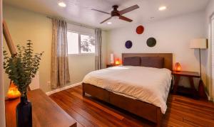 Tahoe Trail Retreat - Steps from the TRT