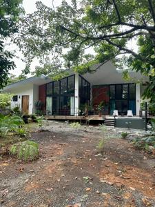 Casa de Bosque con Piscina