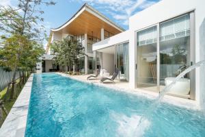 The Trinity new modern 5BR villa with 20M Pool
