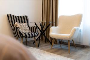 Modern Studio 9 May with Balcony