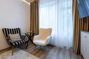 Modern Studio 9 May with Balcony