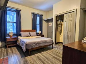 Massive 5BD4BA 3-Story Duplex @ Downtown Albany