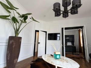 Historical Luxury Homes - Familiensuite mit Terrasse