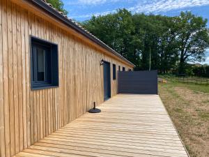 Maisons de vacances La maison dans la prairie fleurie, espace et calme : photos des chambres