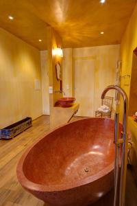 B&B / Chambres d'hotes Clos BB : Chambre Double Supérieure - Vue sur Piscine