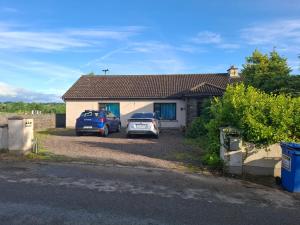 Room in a private house in the middle of countryside first store or bar within 10 min drive cats in the property