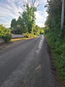 Room in a private house in the middle of countryside first store or bar within 10 min drive cats in the property