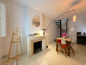 Maison Cosy avec rooftop et BBQ - Roquette