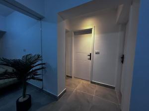 Stylish 2BR, Near DownTown