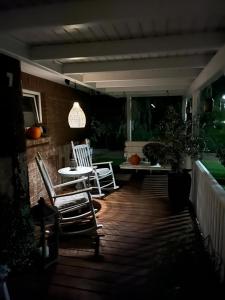 ZWITSCHERNEST Stilvolle helle Ferienwohnung Gästezimmer Monteurwohnung für 1 bis 6 Personen 3 Zimmer 60 qm