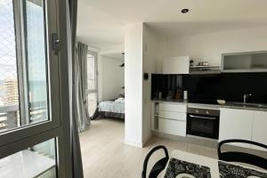 Depto Pablo - Depto Edificio Royal Park Zona La Perla Con Vista al Mar y Amenities Para 4 PAX - Hola Sur