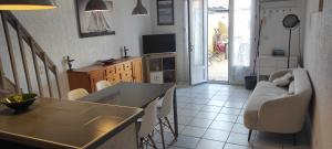 Maisons de vacances Gite Rouge a la mer climatisation dans toutes les pieces : photos des chambres