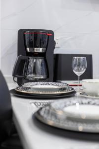 Luxe Hideout , Gym, Pool & Skyline CityViews