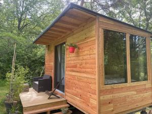 Campings Ti-Nid, cabane chaleureuse plongee dans la nature : photos des chambres