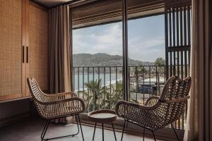King Room with Sea View room in En Vie Beach Boutique Hotel - Adults Only