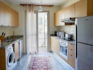 Mediterranean Escape - Coastal 2-Bedroom Apartment Limassol