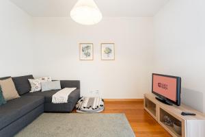 GuestReady - Cityscape residence with balcony