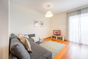 GuestReady - Cityscape residence with balcony