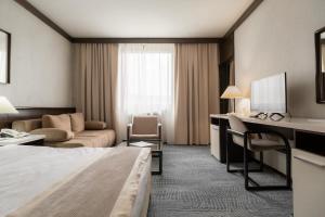 Two-Bedroom Suite room in Hotel Holiday
