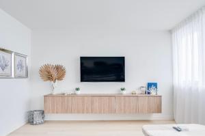 Luxury Palm Beach Getaway