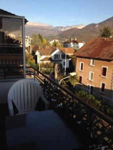 Cozy apartment with balcony and nice mountain view