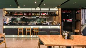 VacationClub - Green Port Apartament 506