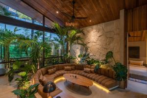 House Terra - 5BR Tropical Pool Villa in Pererenan