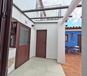Casa rural en Montejaque con patio andaluz, chimenea y sala multiusos