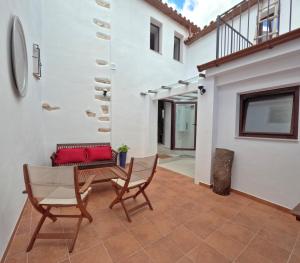 Casa rural en Montejaque con patio andaluz, chimenea y sala multiusos