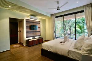 Bhumiputra stays "near mopa Airport "