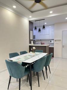 Amanda Suite, Southville City, Savanna