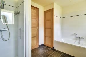 Piscine chauffee 800 m de la plage villa pour 8