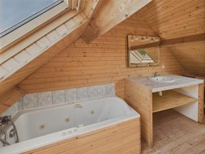 Maisons de vacances Les pieds dans l-eau pour 6 a Larvor : photos des chambres