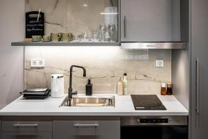 Vintage Road Apartment in Piraeus