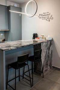 Vintage Road Apartment in Piraeus