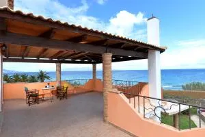 Galini Beach Villa - Amoudi