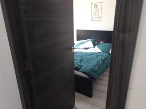 El Mirador, Villamartin, Refurbished,cot to hire, WIFI, pool, parking