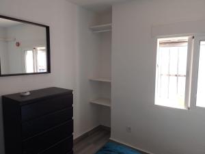 El Mirador, Villamartin, Refurbished,cot to hire, WIFI, pool, parking