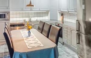 5 Bedroom Cozy Home In Gotlands Tofta