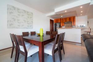 2 BR Condo with Pool, Gym & Parking - Quadra Alea - Wayak 301
