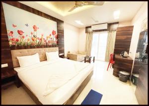 HOTEL R&R Near Sea Beach - Jagannath Temple - fully Air Conditioned hotel at Prime Location - Near Sea Beach and Temple - Hygiene & Spacious Room - with wifi- restaurant- LIFT- and- Parking- Luxuary Hotel