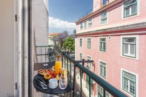 Bedooms with Shared Bathroom in Accommodation in Historic Largo do Carmo