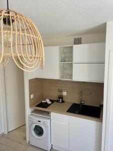 "Claires Marines" T2 à la corniche ,clim, parking et proche des plages